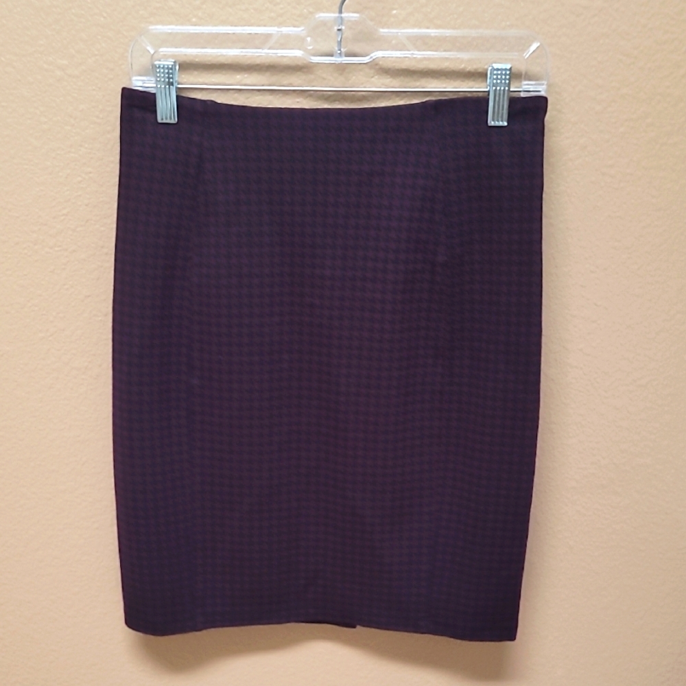 NWT Elegant Purple Women's Skirt 💜🖤